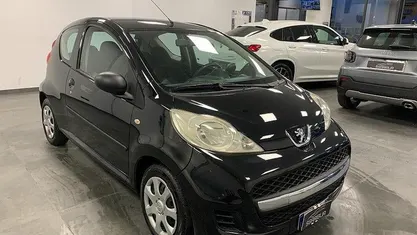 Usata Peugeot 107 54 CV (39 kW) 2009 Nero Utilitaria