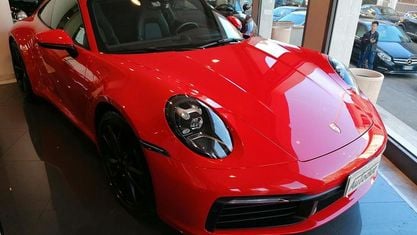 Usata Porsche 911 Carrera 385 CV (283 kW) 2020 Rosso Coupé