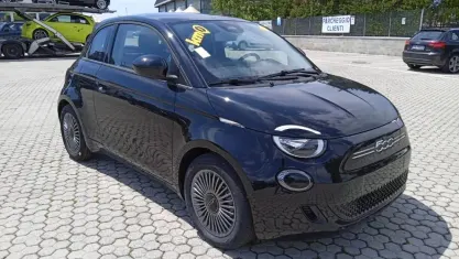 Usata Fiat 500e Icon 86 kW (118 CV) 2023 Nero Utilitaria