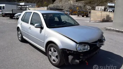 Usata VW Golf IV Highline 116 CV (85 kW) 2000 Grigio Berlina