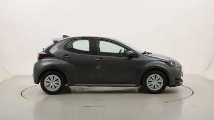 Usata Toyota Yaris Business Edition 72 CV (52 kW) 2023 Grigiogrigio Utilitaria