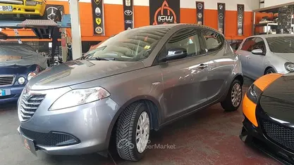 Usata Lancia Ypsilon Gold 69 CV (50 kW) 2012 Grigio Utilitaria