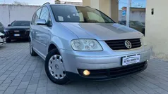 Argento Usata 2004 VW Touran Monovolume | 3900 € (Buon prezzo)