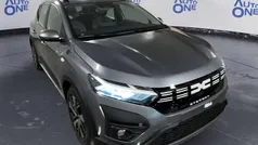 Grigio Nuova 2025 Dacia Sandero Expression Tre volumi | 17.190 € (Buon prezzo)