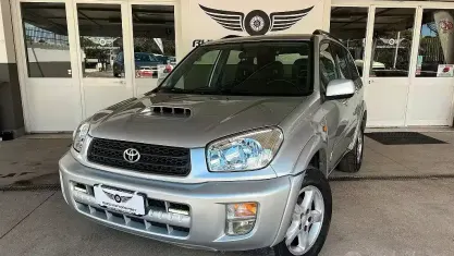 Usata Toyota RAV4 116 CV (85 kW) 2002 Grigio SUV