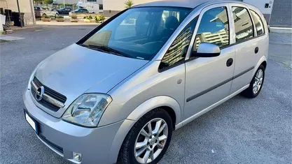 Grigio Usata 2005 Opel Meriva Enjoy Monovolume | 1700 € (Buon prezzo)