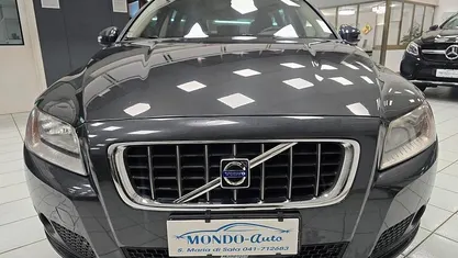 Usata Volvo V70 Momentum 185 CV (136 kW) 2009 Station wagon