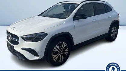 Bianco pastello Usata 2025 Mercedes GLA200 Advanced SUV | 43.400 € (Buon prezzo)