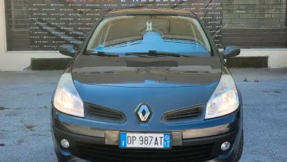 Usata Renault Clio II Rip Curl 75 CV (55 kW) 2008 Grigio Berlina