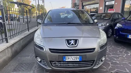 Usata Peugeot 5008 Active 111 CV (81 kW) 2013 Bronzo Monovolume