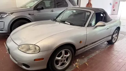 Usata Mazda MX5 110 CV (80 kW) 2003 Grigio Cabrio