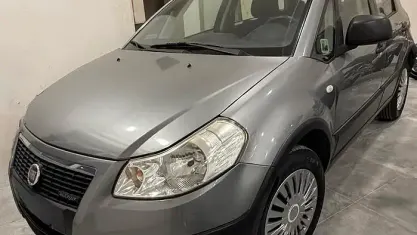 Usata Fiat Sedici Dynamic 120 CV (88 kW) 2010 Grigio SUV