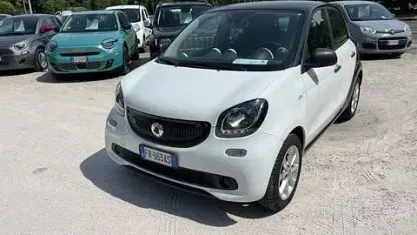 Usata Smart ForFour Electric Drive 60 kW (82 CV) 2018 Bianco / tetto nero Utilitaria