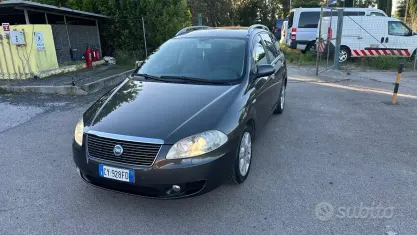 Usata Fiat Croma 150 CV (110 kW) 2005 Grigio Station wagon