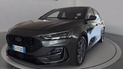 Usata Ford Focus ST-Line 120 CV (88 kW) 2022 Magnetic grey Berlina