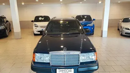 Usata Mercedes 200 122 CV (89 kW) 1992 Station wagon