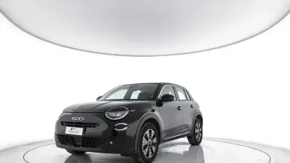 Usata Fiat 600 145 CV (106 kW) 2025 Nero SUV