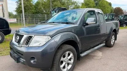 Usata Nissan Navara 190 CV (139 kW) 2014 Grigio Pick-up