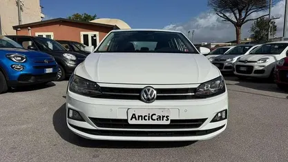 Bianco Usata 2018 VW Polo Comfortline Tre volumi | 10.990 € (Buon prezzo)