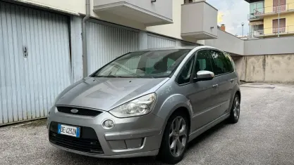 Usata Ford S-MAX Titanium 140 CV (102 kW) 2007 Grigio Monovolume