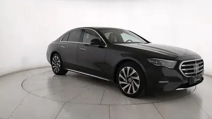 Usata Mercedes E300 AMG Line Premium Plus 197 CV (144 kW) 2024 Nero Berlina