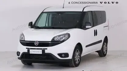 Usata Fiat Doblò Lounge 95 CV (69 kW) 2021 Bianco Monovolume