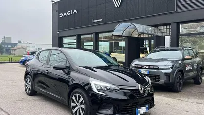 Nero metallizzato Usata 2023 Renault Clio V Equilibre Tre volumi | 13.490 € (Buon prezzo)