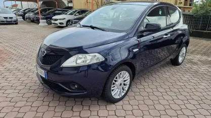 Usata Lancia Ypsilon Silver 69 CV (50 kW) 2018 Utilitaria