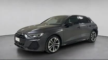 Usata Audi A3 S-Line 150 CV (110 kW) 2025 Grigio / pastello Berlina