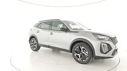 Usata Peugeot 2008 Allure 101 CV (74 kW) 2025 Grigio SUV