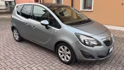 Usata Opel Meriva 95 CV (69 kW) 2012 Grigio Monovolume