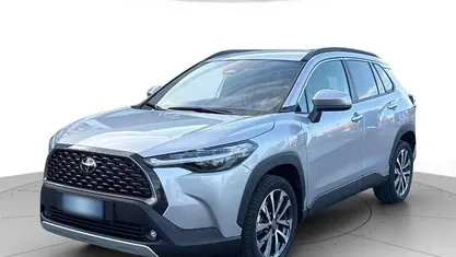 Argento Usata 2025 Toyota Corolla Cross Trend SUV | 30.500 € (Buon prezzo)