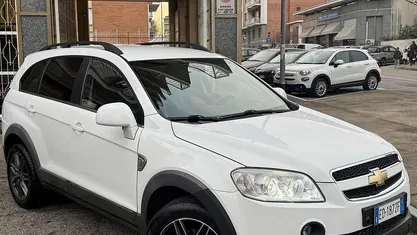 Bianco Usata 2010 Chevrolet Captiva SUV | 3990 € (Buon prezzo)