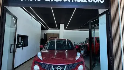 Usata Nissan Juke Tekna 110 CV (80 kW) 2011 Rosso SUV