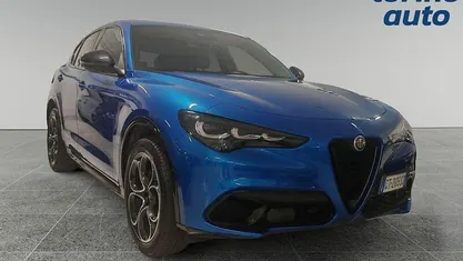 Azzurro Usata 2024 Alfa Romeo Stelvio Veloce SUV | 40.980 € (Buon prezzo)
