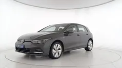 Grigio Usata 2021 VW Golf VIII Style Tre volumi | 19.900 € (Buon prezzo)