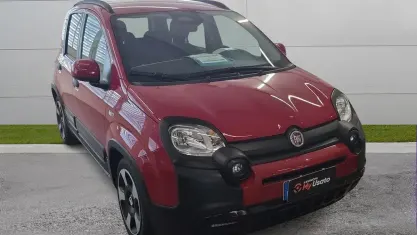 Usata Fiat Panda 70 CV (51 kW) 2025 Rosso passione (pastello) Utilitaria