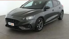 Grigio Usata 2019 Ford Focus ST-Line Tre volumi | 15.099 € (Buon prezzo)