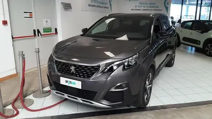 Grigio scuro Usata 2019 Peugeot 5008 GT-line SUV | 18.929 € (Buon prezzo)