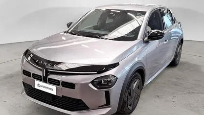 Usata Lancia Ypsilon 110 CV (80 kW) 2025 Grigio Utilitaria