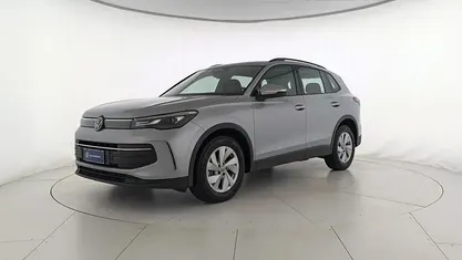 Dolomite silver metallizzato Usata 2024 VW Tiguan Life SUV | 33.900 € (Buon prezzo)