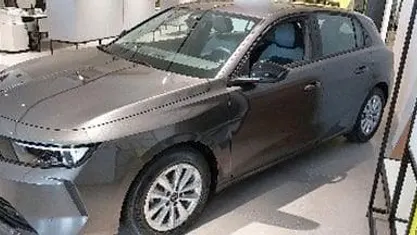 Antracite Nuova 2025 Opel Astra Edition Utilitaria | 19.950 € (Buon prezzo)