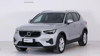 Käytetty Volvo XC40 Core 163 HP (119 kW) 2025 Hopea Katumaasturi