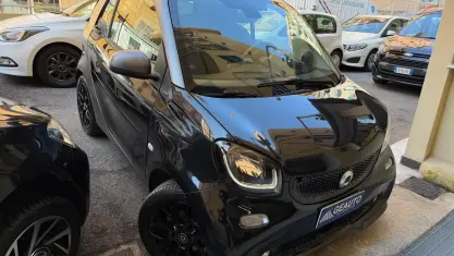 Begagnad Smart ForTwo Cabrio 90 HK (66 kW) 2019 Svart Cab