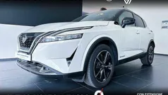 White pearl brilliant & metallic black Usata 2022 Nissan Qashqai Tekna SUV | 29.900 € (Buon prezzo)