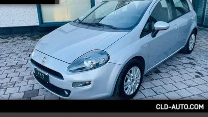 Grigio Usata 2014 Fiat Punto Lounge Tre volumi | 5500 € (Buon prezzo)
