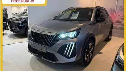Usata Peugeot 2008 Allure 145 CV (106 kW) 2025 Grigio SUV