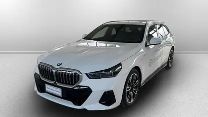 Usata 2024 BMW 520 Comfort Edition Station wagon | 64.900 €