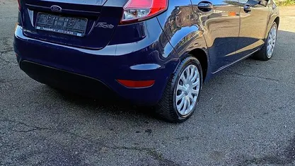 Usata Ford Fiesta 76 CV (55 kW) 2016 Blu Berlina