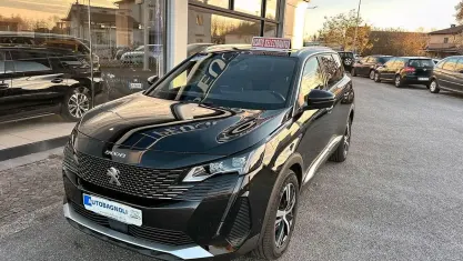 Nuova Peugeot 5008 GT 131 CV (96 kW) 2025 Nero SUV